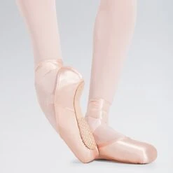 Capezio Ava Pointe Shoes #2.5 Shank